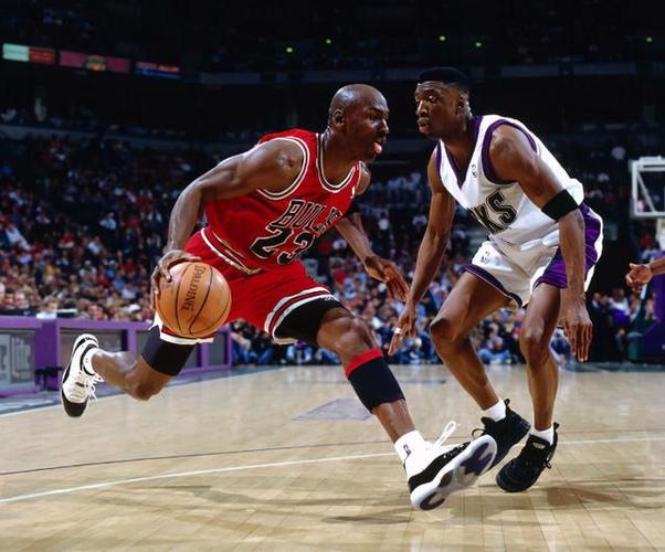 注重团队凝 注重团队凝